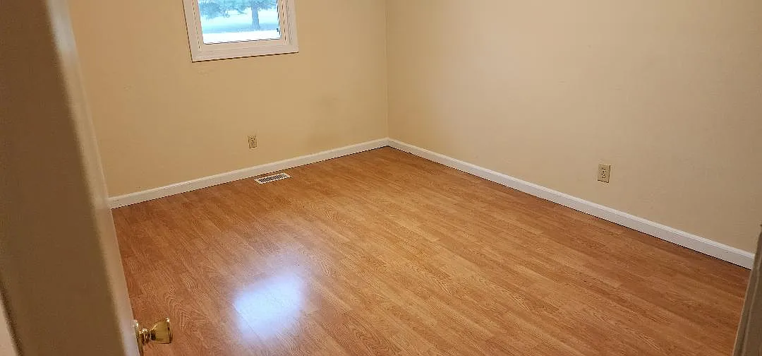 2 bed, $1,050 — Photo 2