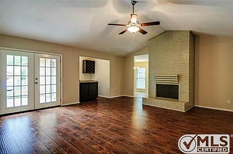 3rd image of 3719 Standridge Dr