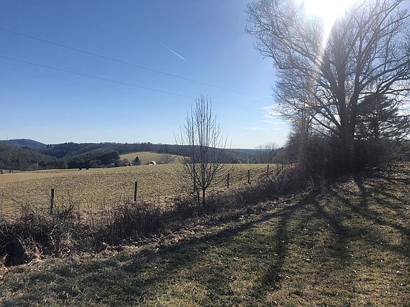 3rd image of Creekview Dr