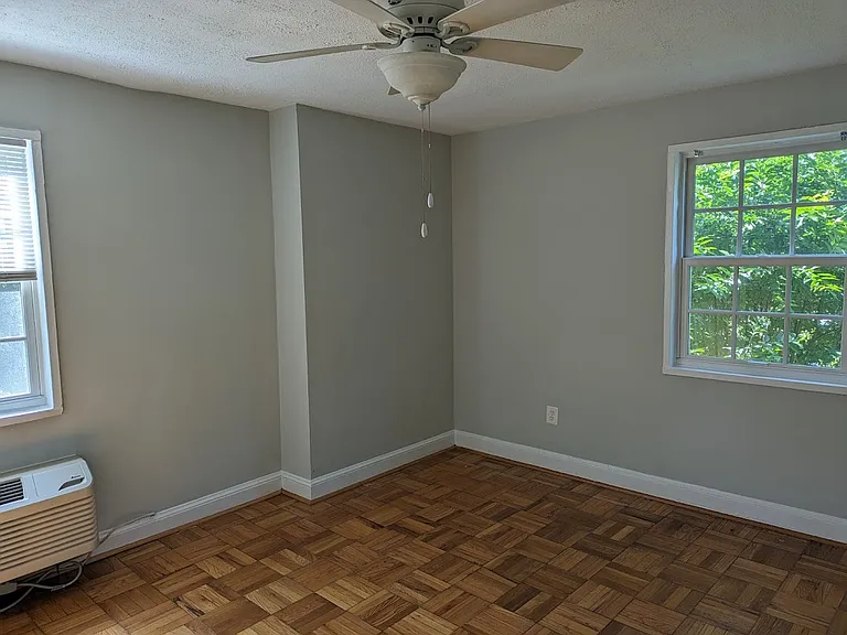 1716 W Abingdon Dr — Photo 6