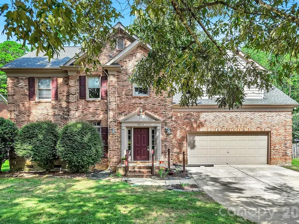 5016 Hickory Lake Ln, Matthews, NC 28105