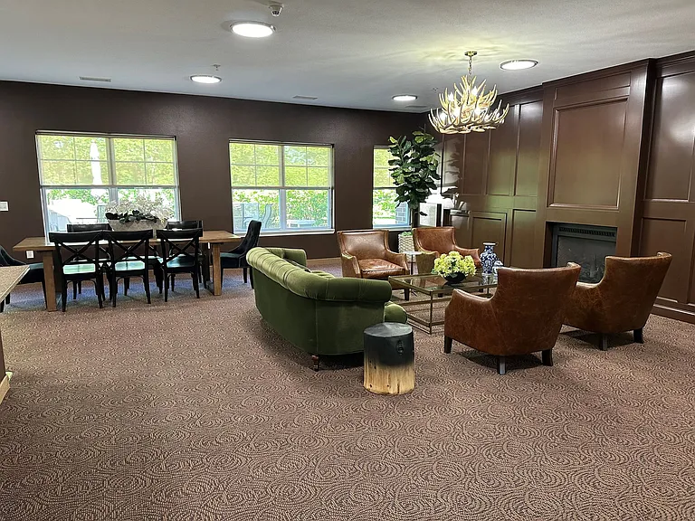 Highland Shores Apartments — Photo 11