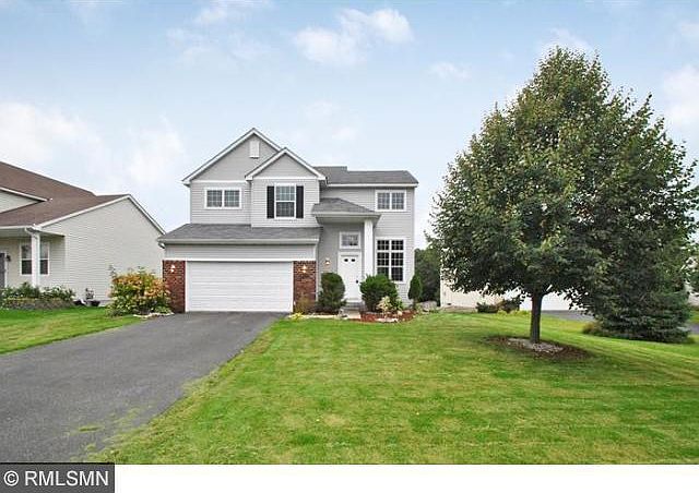 Beautiful home, yard.
