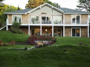 76 Ridge Rd, Southampton, NY 11968