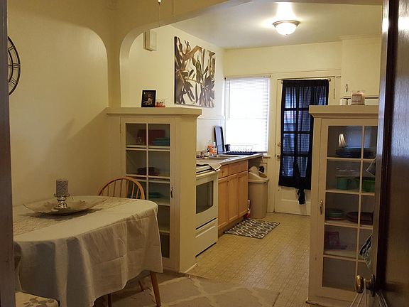 5th image of 132 4th Ave N APT 1