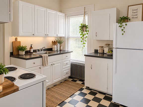 2nd image of 205 Main St #3