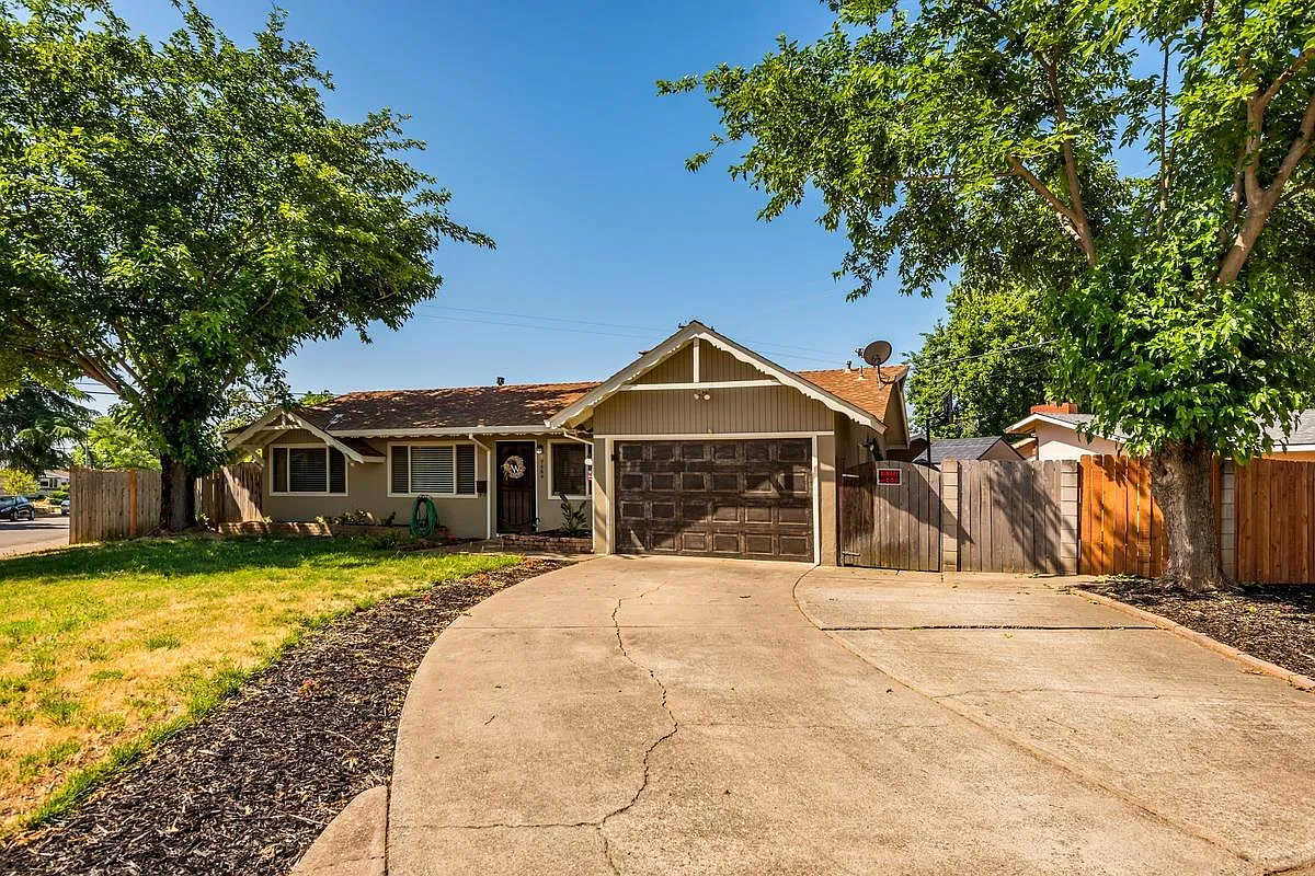 7464 Evening Way photo 1