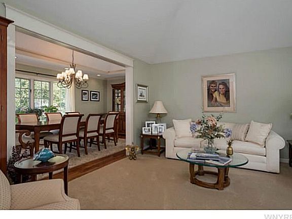 4th image of 35 Sylvan Cir