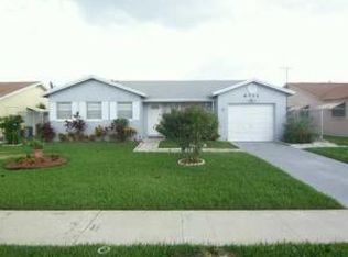 9034 SW 7th St, Boca Raton, FL 33433