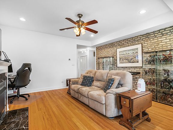 4th image of 1617 W North Shore Ave APT 2