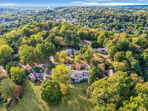 4th image of 732 Mount Parnassus Dr
