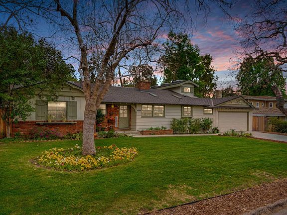 3rd image of 586 Rosario Dr