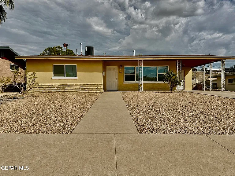 209 San Saba Rd — Photo 1