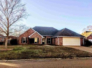627 Summer Pl, Flowood, MS 39232