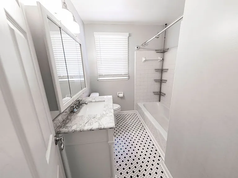 205 Lady Marion Dr — Photo 21