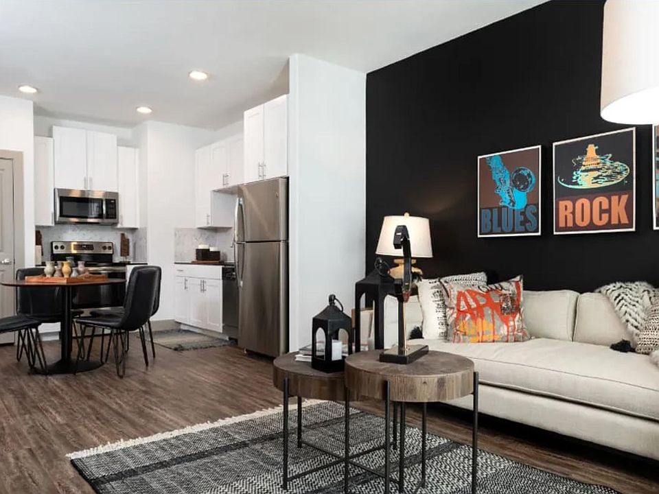 1st image of 1109 E 5th St #4-1333