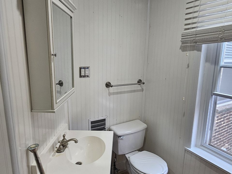 1226 S 11th St, Philadelphia, PA 19147 | Zillow
