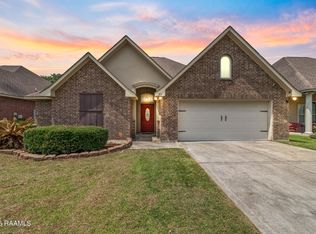 301 Flanders Ridge Dr, Youngsville, LA 70592