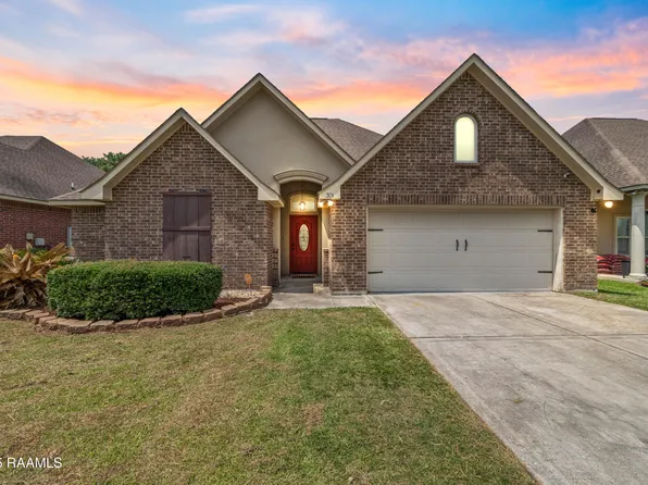 301 Flanders Ridge Dr, Youngsville, LA 70592