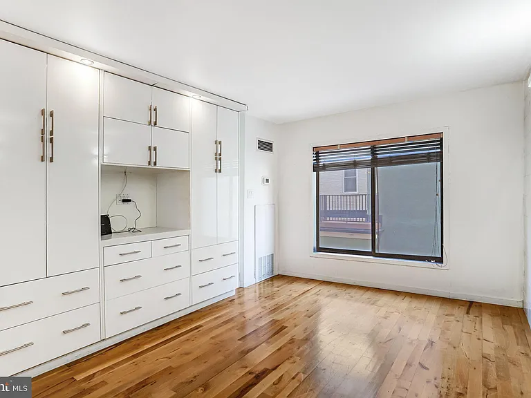 1718 P St NW #307 — Photo 8