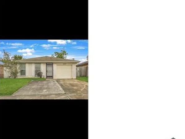 15037 Emory Rd, New Orleans, LA 70128