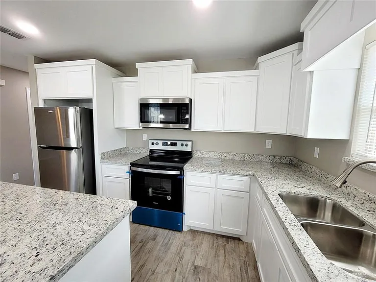 3808 Las Vistas Ln #1 — Photo 5