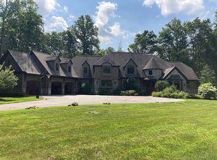 11575 Autumn Ridge Dr, Chardon, OH 44024