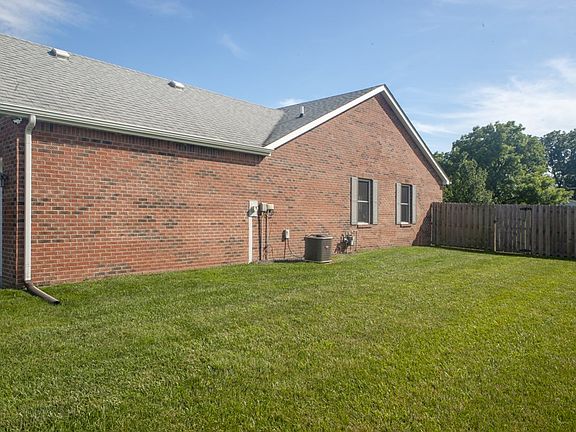 4th image of 6700 Yellow Knife Ct