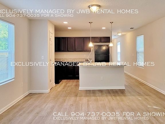 5th image of 8924 Cocoa Ave