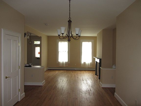 Open floor plan - living & dining rooms