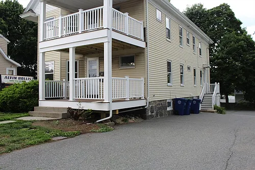 415 Commercial St #1 Photo 1
