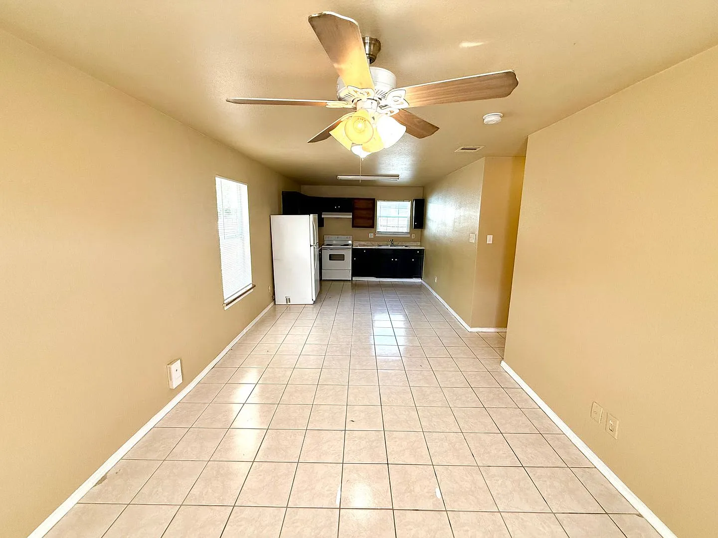 **Move In Special** Charming 3-Bedroom Home Near St. Mary's University & Loop 410 — Photo 4