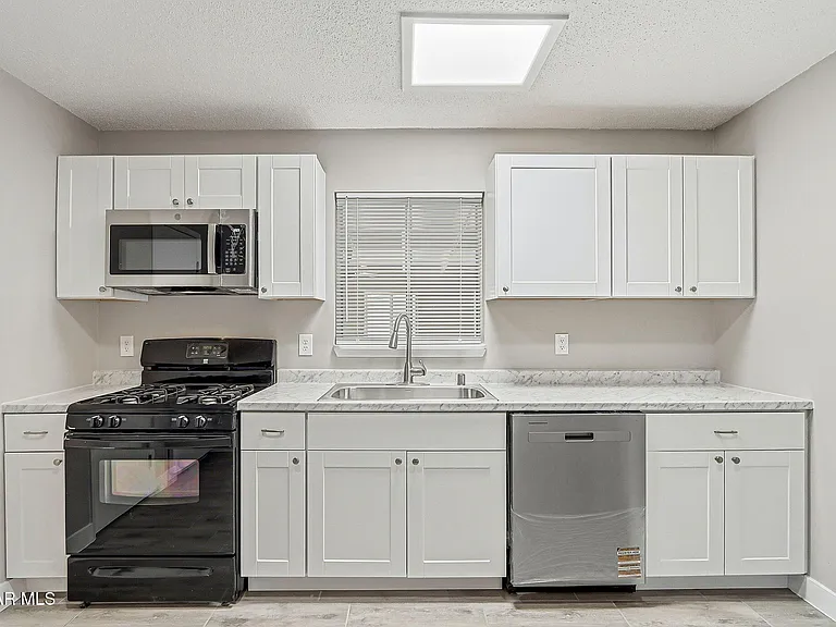 5704 Sage Ct — Photo 9