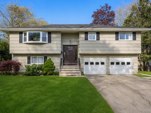36 Matinecock Avenue, East Islip, NY 11730