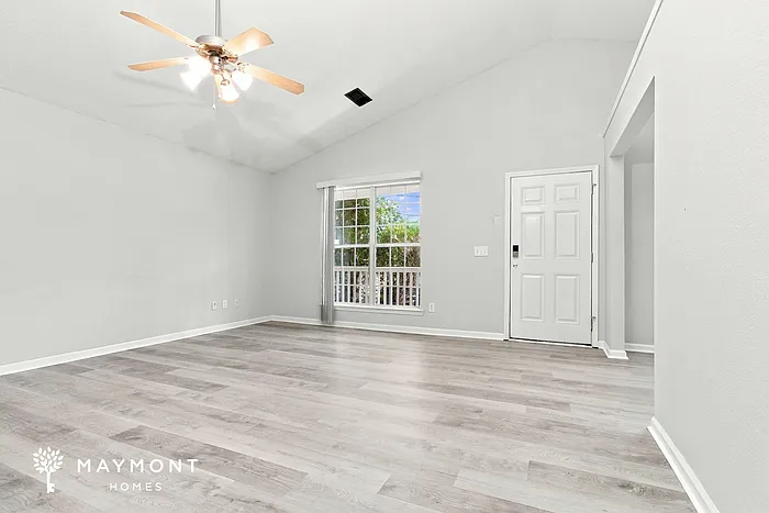 3 bed, 2.0 bath, 1281 sqft, $1,825 — Photo 3