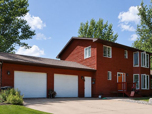 2nd image of 20387 Lookout Rd
