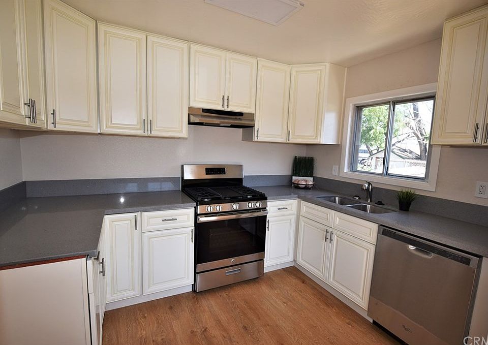 1st image of 2037 Herrington Ave