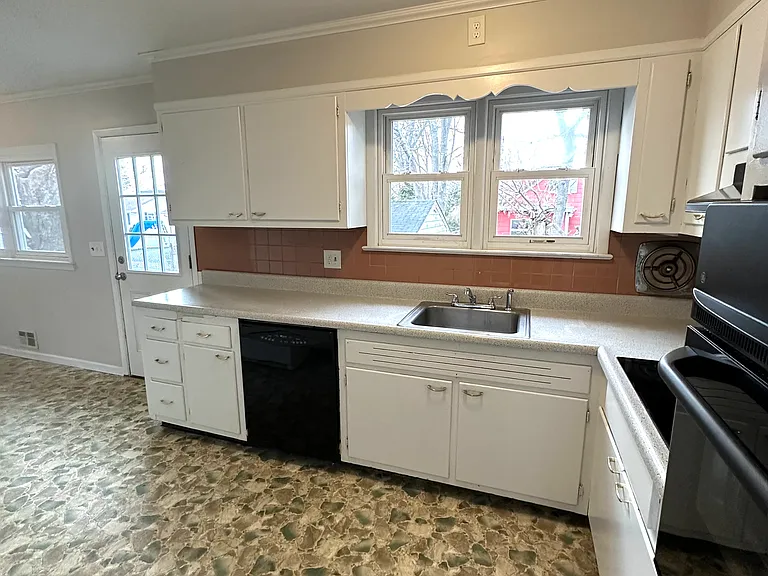 700 Surf Ave — Photo 10