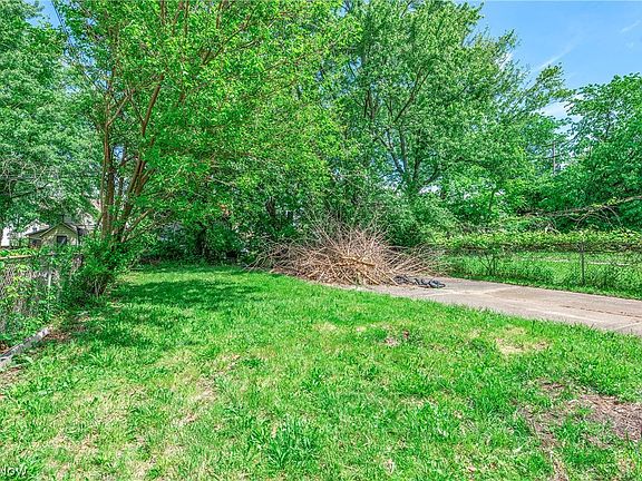 4th image of 8005 Vineyard Ave