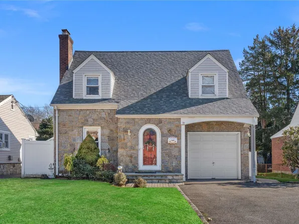 71 Woolsey Avenue, Glen Cove, NY 11542