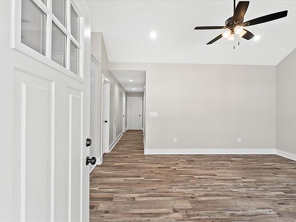 5th image of 121 Eugenia Dr