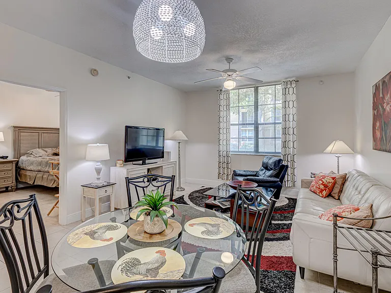 630 Sapodilla Ave #112 — Photo 7
