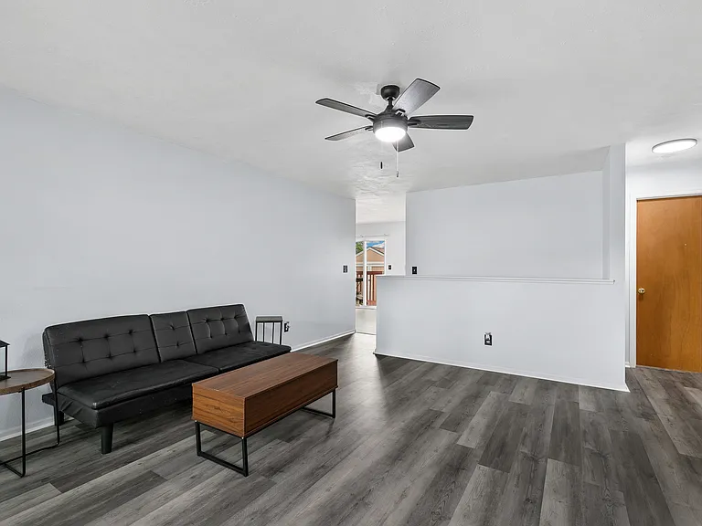 4850 Witches Hollow Ln — Photo 4