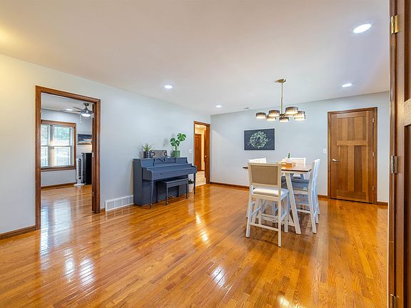 4th image of 505 Garden Ct