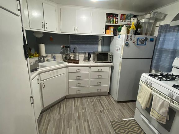 2nd image of 1530 Armstrong Avenue #76