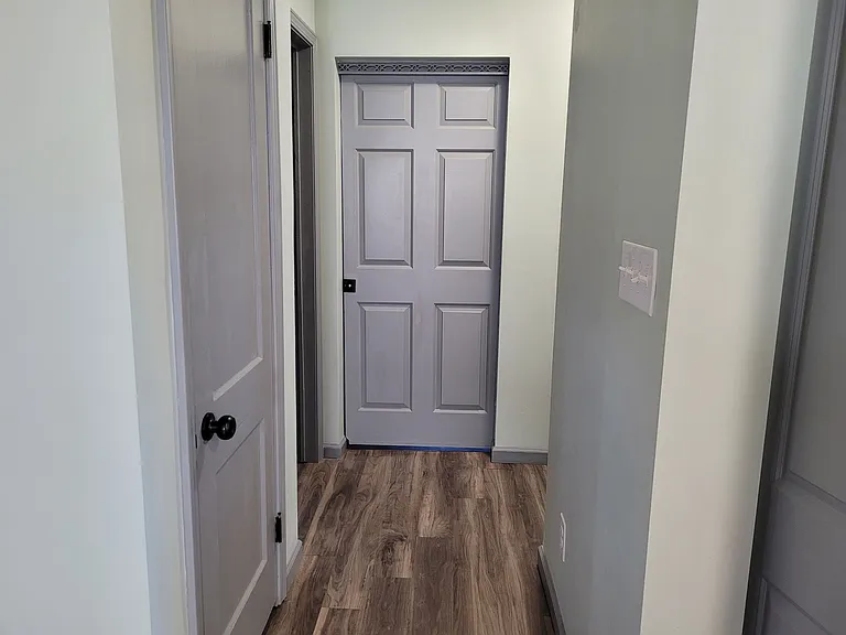 127 Boston Ct — Photo 12