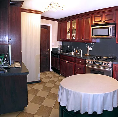 Sold by Elbe Real Estate Inc | media 8