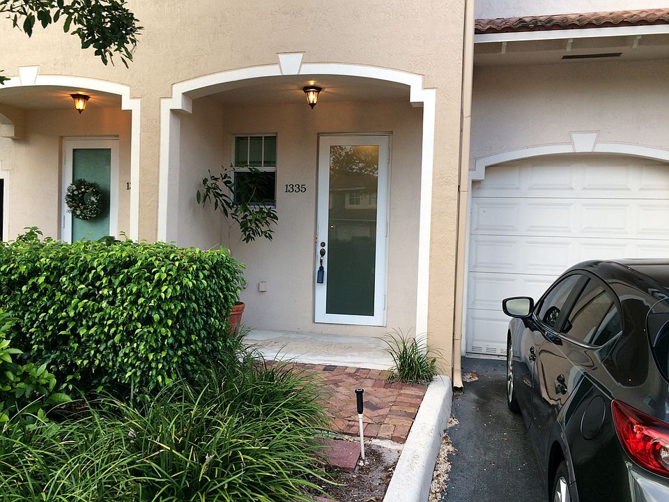 1st image of 1335 SE 3rd Ave