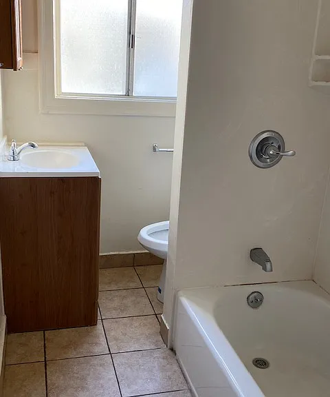 1818 Walnut St #4 — Photo 16