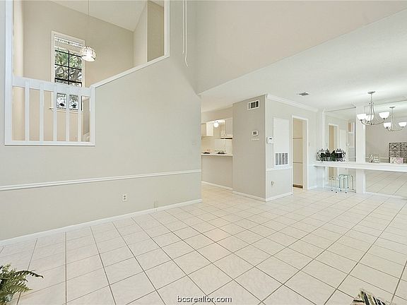 3rd image of 2503 Cross Timbers Dr